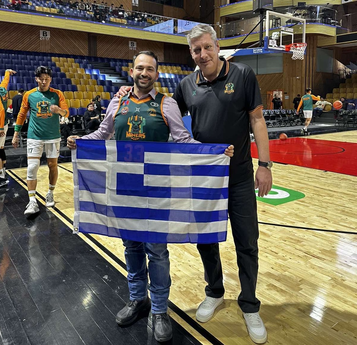 ελληνας_σημαια.jpg