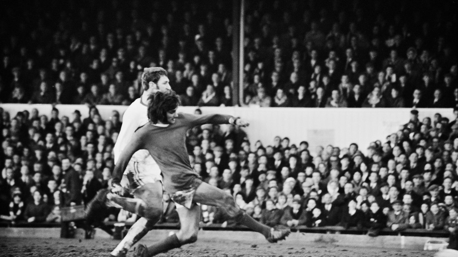george-best-manchester-united-northampton-town-1970-fa-cup-tie_3780691.jpg