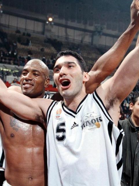 Σωτήρης και Αλέξανδρος Νικολαΐδης: Ένα όνομα – μια ιστορία στο Μαρούσι! (video)