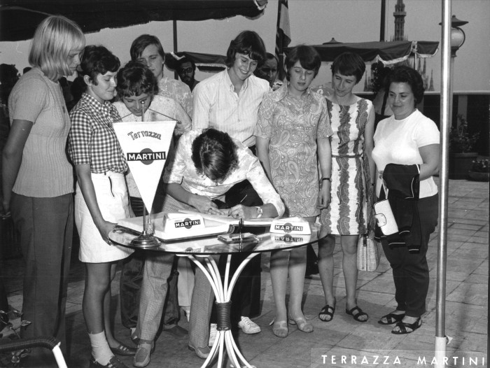 1970_danimarca_terrazza-martini-milano_trofeo-martini-calcio-femminile-2_daarchiviomartini.jpg