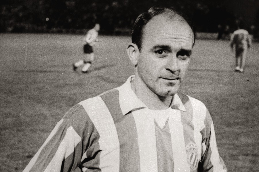FILE PHOTO: Alfredo Di Stefano has been placed in an induced coma after suffering a heart attack. 10th September 1964:  Argentinian born Spanish footballer Alfredo Di Stefano makes his first appearance for Espanol of Barcelona against Olympique of Lyon.  (Photo by Central Press/Getty Images)