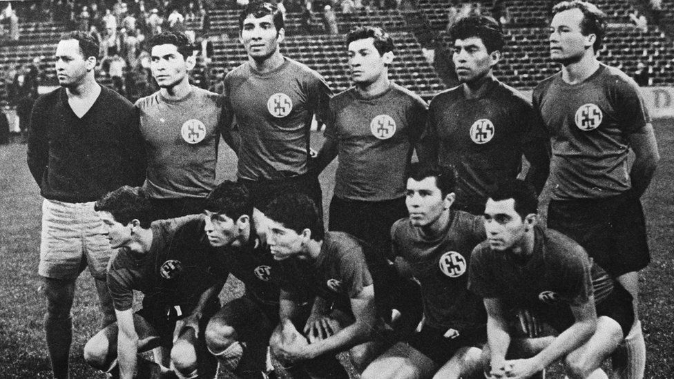 El-Salvadors-team-ahead-of-the-deciding-match-against-Honduras-on-27-June-1969.jpg