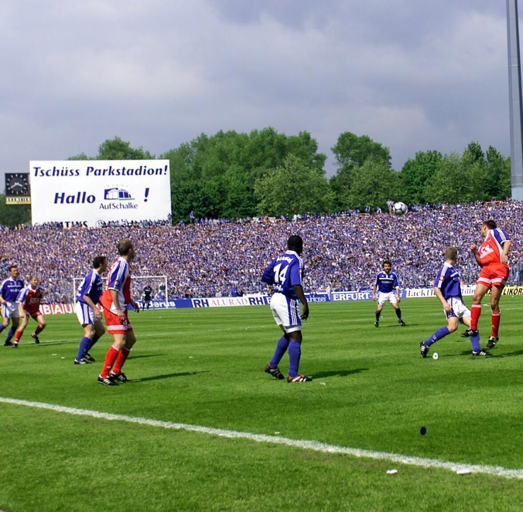 Fussball-Letztes-Spiel-im-Schalker-Parkstadion.jpg
