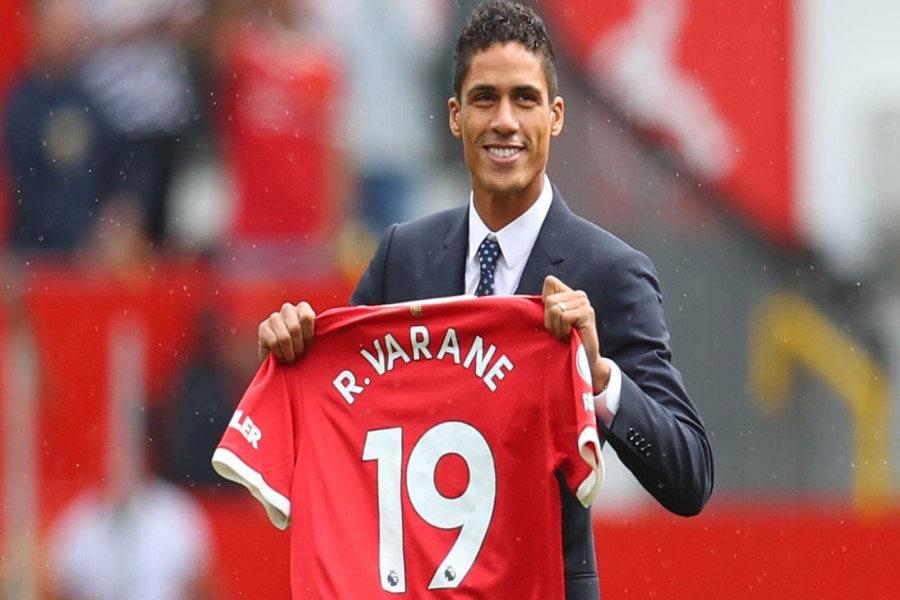 varane-manchester-united_5478443.jpg