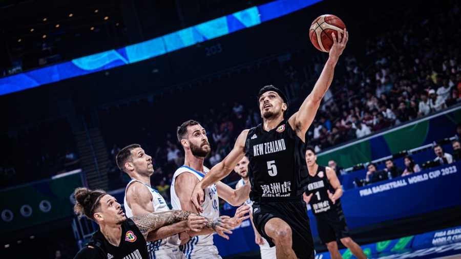 Ελλάδα - Νέα Ζηλανδία 40-48 (24'): Ο Ίλι «τρυπώνει» κάτω από τη... φτερούγα του Παπαγιάννη! (video)