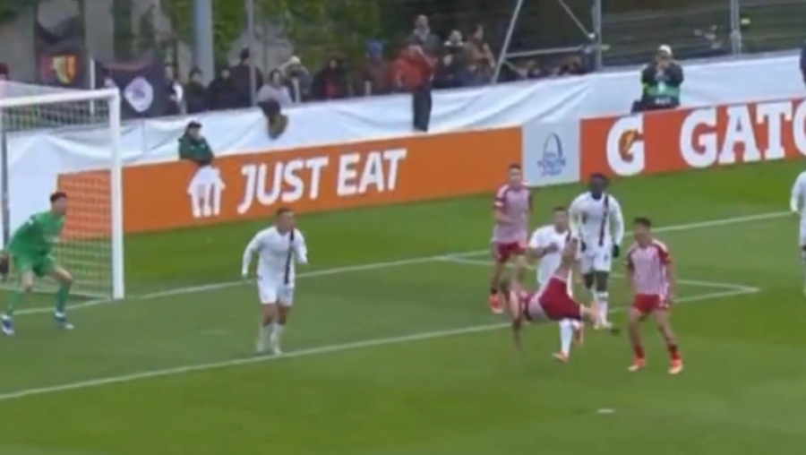 «Θρύλε θεέ, χρόνια πολλά!»: Ένας χρόνος από το πρώτο «ερυθρόλευκο» ευρωπαϊκό - Η UEFA θυμήθηκε τον Μπακούλα! (video)