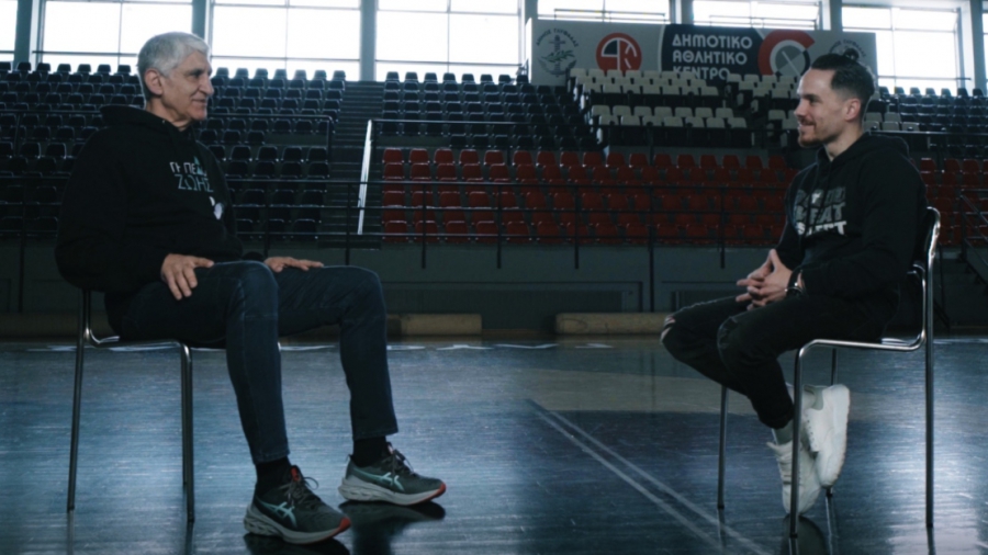 Γήπεδο ζωής: Ο Παναγιώτης Γιαννάκης συναντά τον Λευτέρη Πετρούνια (video)