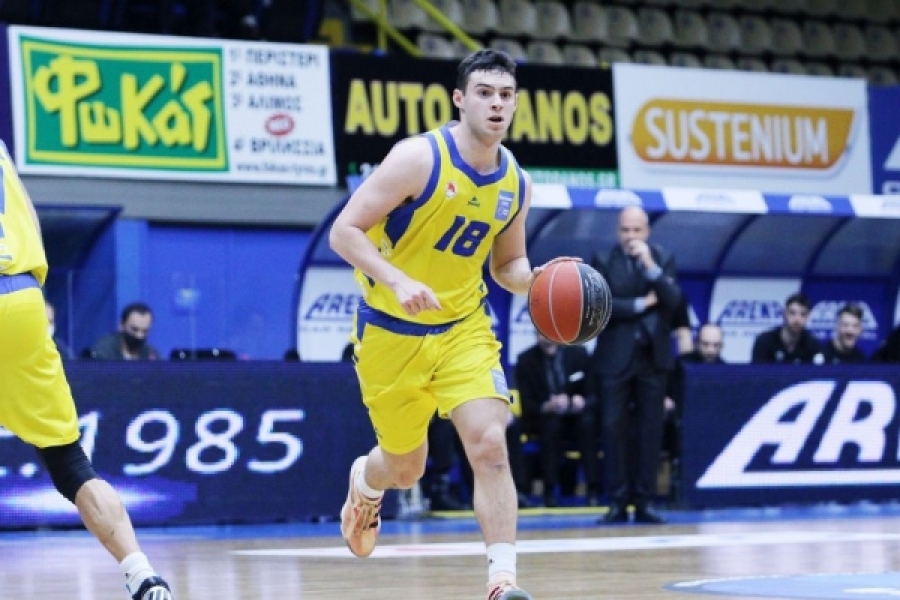 Λάρισα: Ανακοίνωσε τον Καράμπελα