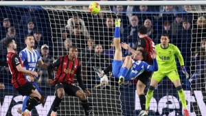 Ο αγγλικός Τύπος αποθεώνει Κωστούλα για το ψαλιδάκι του