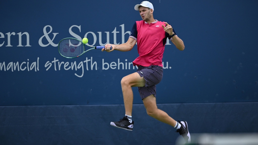 Ο Χούρκατς «καθαρίζει» και τον Ποπίριν, μετά τον Τσιτσιπά, και... διπλασιάζει στο Pamestoixima.gr