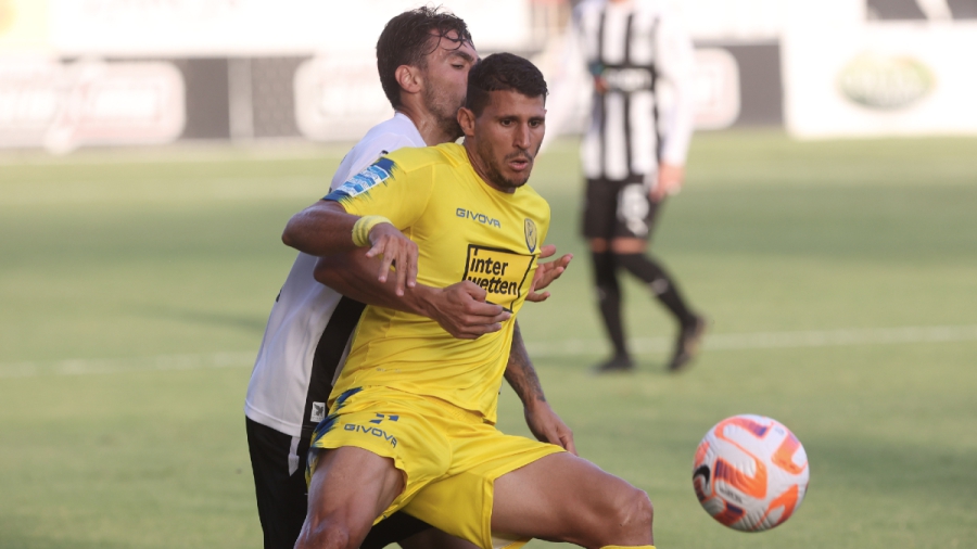 Νίκος Καρέλης: Έγινε 40άρης στην Super League, με τους «αγαπημένους» του αντιπάλους να φορούν... ασπρόμαυρα! (video)