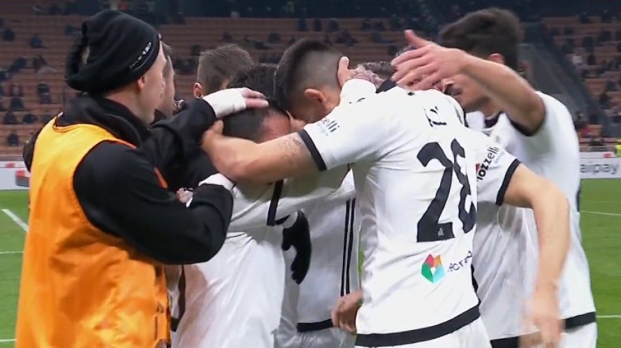 Μίλαν - Σπέτσια 1-1: «Σοκάρει» τους ροσονέρι ο Αγκουδέλο! (video)