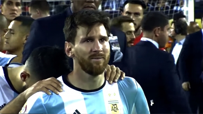 Λιονέλ Μέσι: Η ταμπέλα του loser... τα δάκρυα στο Νιού Τζέρσεϊ και η απόφαση που σόκαρε την Αργεντινή! (video)