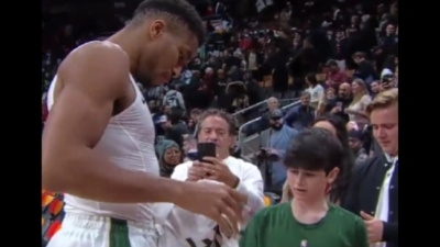 Τα παιδιά δεν ξεχνούν ποτέ και ο Giannis το γνωρίζει – Μία φωτογραφία και μία… φανέλα αρκούν! (video)