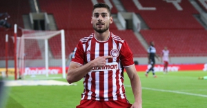 Μασούρας στο αφιέρωμα της UEFA: «Απολαμβάνω να παίζω στον Ολυμπιακό» (video)