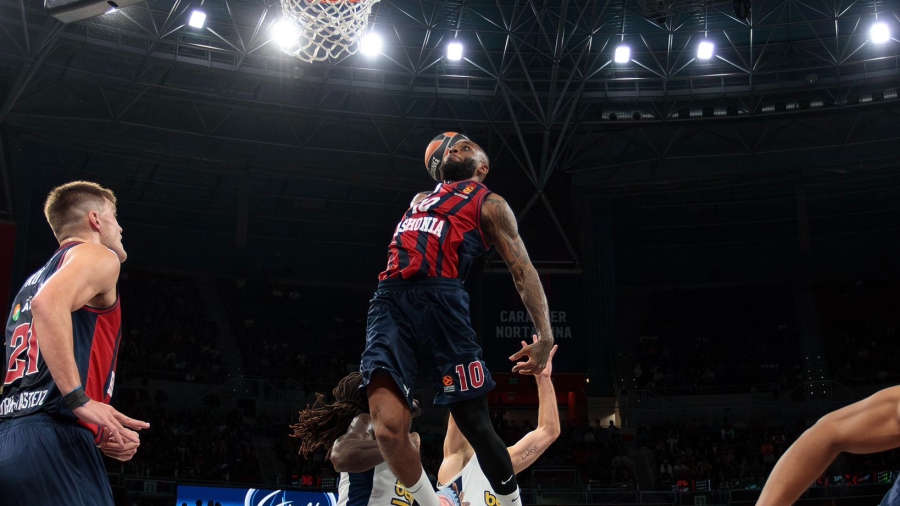 «Μα ποιος τον νευρίασε»; Μυθικό κάρφωμα του ΜακΙντάιρ, πήγε να… κατεδαφίσει το καλάθι! (video)