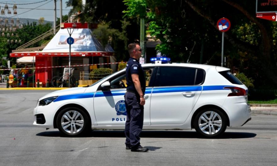 Συνελήφθη άνθρωπος με μαχαίρι, έξω από την OPAP Arena!