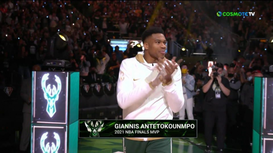 NBA: Η μοναδική στιγμή που οι Γιάννης και Θανάσης Αντετοκούνμπο... φόρεσαν το δαχτυλίδι τους (video)