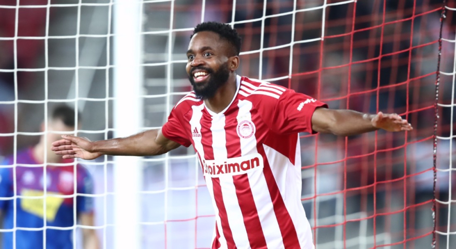 Ολυμπιακός: Ανανεώνει για δύο χρόνια ο Μπακαμπού