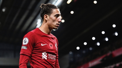 Κώστας Τσιμίκας: Η δύσκολη πρώτη χρονιά, οι φανταστικοί αριθμοί, ένα πέναλτι «ζωής» και ο… Νίκος Νταμπίζας!