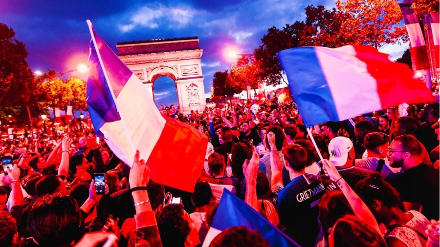 Έκαναν την... νύχτα, μέρα οι Γάλλοι για την πρόκριση στον μεγάλο τελικό του Μουντιάλ! (video)
