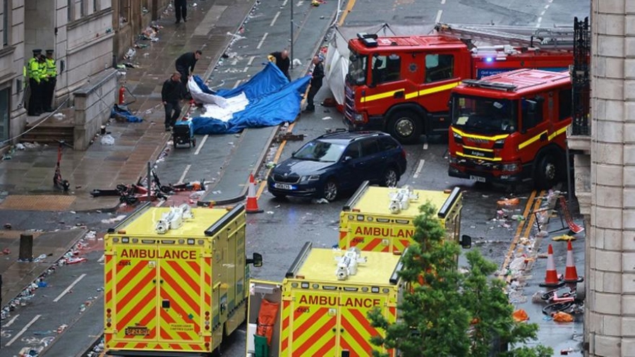 Λίβερπουλ: Τα πρωτοσέλιδα των αγγλικών εφημερίδων για την επίθεση (pics)
