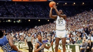 Ο μύθος του Τζόρνταν ξεκίνησε να χτίζεται με ένα νικητήριο καλάθι σε τελικό