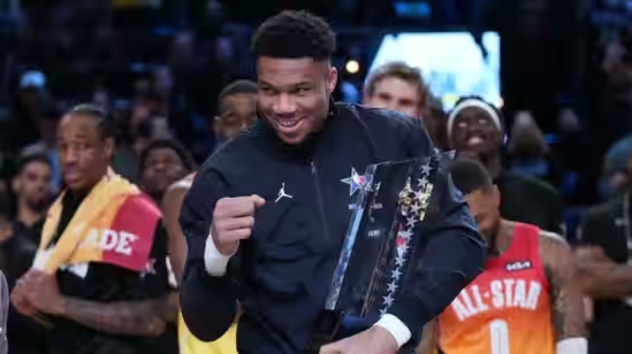 Αντετοκούνμπο: «Καλό και το 7ο δαχτυλίδι, αλλά ο Λεμπρόν έχει 19 All-Star Games!» (video)