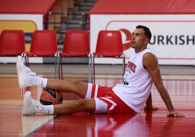 Ολυμπιακός: Ταλαιπωρείται από ίωση ο Σλούκας, ανέβηκε στην πρώτη ομάδα ο Μουόσα