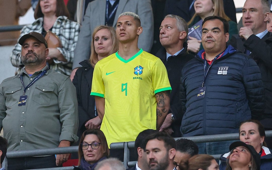 Finalissima γυναικών: Ο Ριτσάρλισον στο Γουέμπλεϊ με φανέλα της Βραζιλίας (photo)