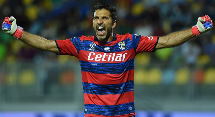 Τα χρόνια περνούν, αυτοί όμως... συνεχίζουν - Οι 5+1 ποδοσφαιριστές, άνω των 40, που μάλλον θα παίζουν για πάντα!