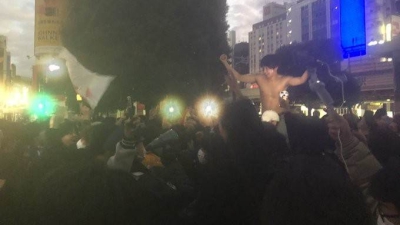 Τόκιο 6 το πρωί: Οι Ιάπωνες ακόμα και την πρόκριση την πανηγύρισαν... συντεταγμένα! (video)