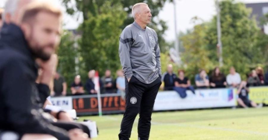 Νιόπλιας: «Καταργήσαμε βασικές αρχές του ποδοσφαίρου - Χρειαζόμαστε παίκτες»