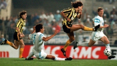 «Χαρούμενο το 1989»: Η ΑΕΚ έπεσε σε νέο Σαντόζ και... θυμήθηκε τον Πατίκα! (video)
