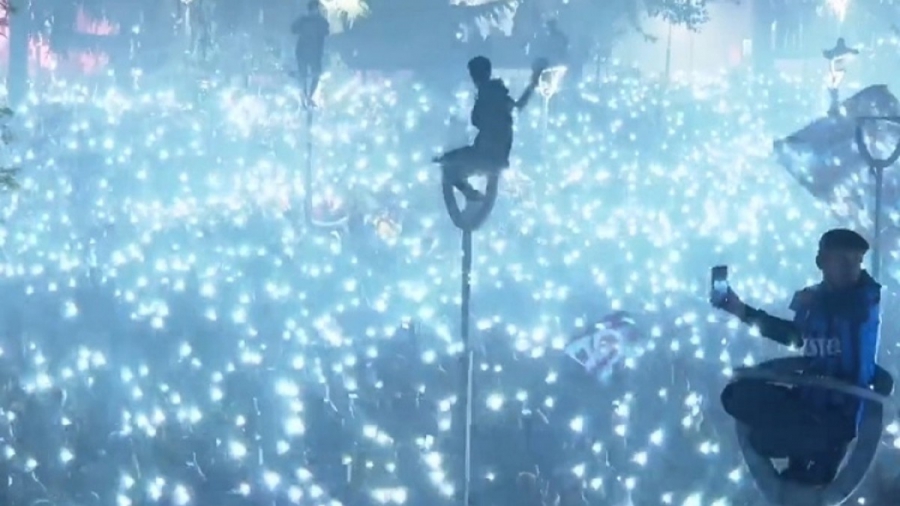 Τραμπζονσπόρ: Πρωτόγνωρες σκηνές με απίστευτους πανηγυρισμούς για το πρωτάθλημα των Σιώπη και Μπακασέτα! (video)