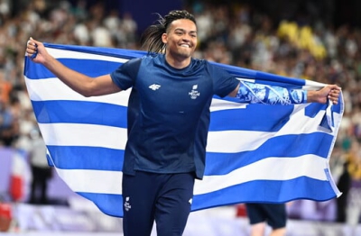 Diamond... Manolo: Στα 5, 92μ. των αιθέρων ο Καραλής, δεύτερος στο Μονακό! (video)