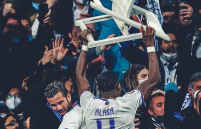 Αλάμπα: Θαυμαστής του ζήτησε να υπογράψει σε καρέκλα και αυτός το έκανε!