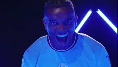 Μάντσεστερ Σίτι: Επίσημα «πολίτης» ο Ακάντζι για πέντε χρόνια!