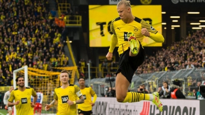 BUNDESLIGA: Ήττα «σοκ» για Άιντραχτ πριν τον Ολυμπιακό! – Επιστροφή με δύο γκολ για Χάαλαντ και κορυφή για Ντόρτμουντ! (video)