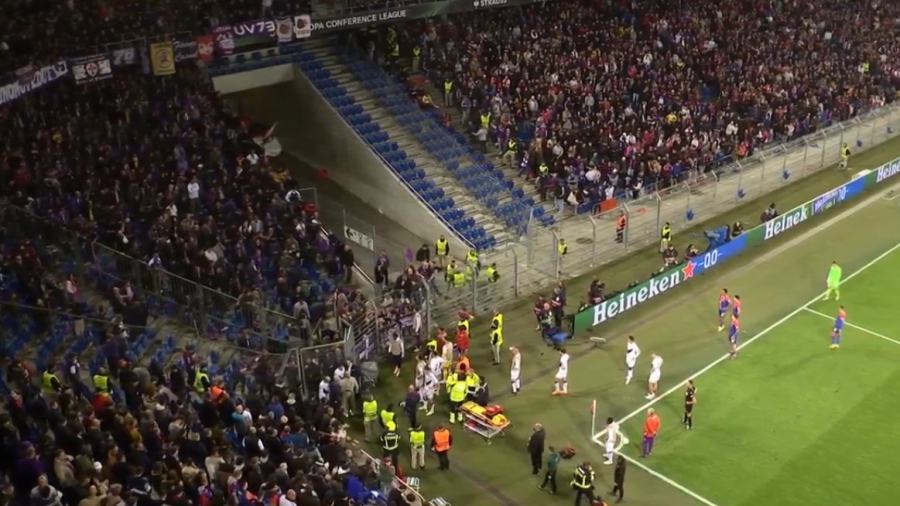 Διακοπή στο Βασιλεία – Φιορεντίνα μετά από πρόβλημα υγείας στην εξέδρα των φιλοξενούμενων