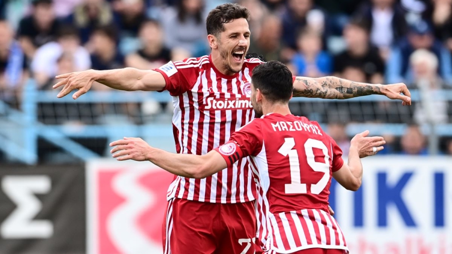 Το σόου του Στέφαν Γιόβετιτς στη Λαμία: Κάθε απειλή του Ολυμπιακού, είχε την... υπογραφή του! (video)