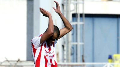 Η τελευταία φορά που πήγε στη Νίκαια ο Ολυμπιακός: Το «αντίο» του Γεωργάτου, η αποθέωση στον Ριβάλντο και οι αποδοκιμασίες κατά του Κόκκαλη (video)