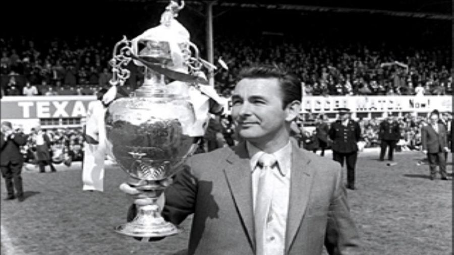 Ο Κλαφ σηκώνει το πρωτάθλημα, η Ντέρμπι πανηγυρίζει και... μισό αιώνα μετά αποτελεί το φαβορί για τον υποβιβασμό στην League 1!