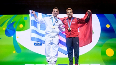 «Ένα βάθρο γεμάτο όμορφα μηνύματα!»: Συμβολική ανάρτηση - μεγαλείο του περήφανου Πετρούνια!