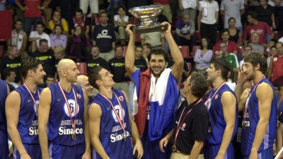 Ο τελευταίος... χρυσός χορός της Γιουγκοσλαβίας σε Ευρωμπάσκετ έφερε την υπογραφή του Πέτζα Στογιάκοβιτς (video)