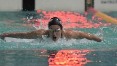 Κολύμβηση: Η Δαμασιώτη κατέρριψε το ρεκόρ στα 200μ. πεταλούδα, η Ντουντουνάκη το ξαναπήρε πίσω!
