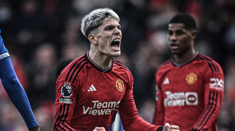 Μάντσεστερ Γιουνάιτεντ – Έβερτον 2-0: Δύο πέναλτι, δύο γκολ, τρεις βαθμοί και… συνεχίζει! (video)