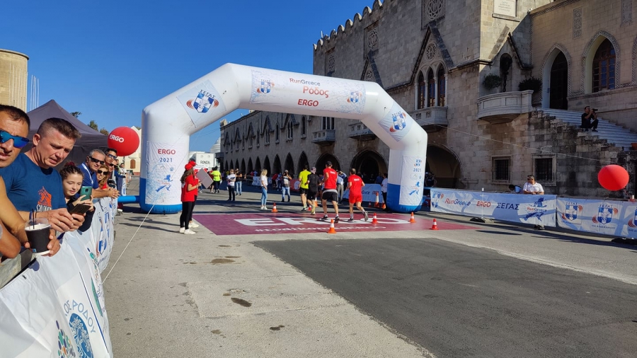 Με επιτυχία έγιναν οι αγώνες Run Greece σε Γιάννενα και Ρόδο