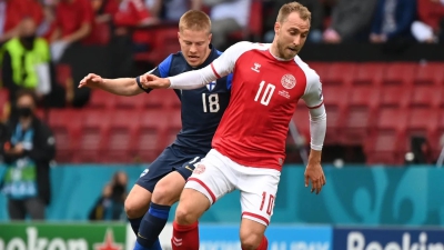 Φινλανδία – Δανία 0-1: Νίκη… της τελευταίας στιγμής και πρωτιά για τους παίκτες του Χιούλμαντ (video)