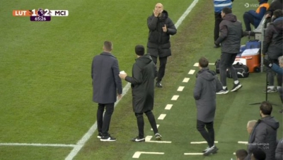 Προκλητικός Πεπ: Έστελνε… φιλάκια στους οπαδούς της Λούτον, μετά την ανατροπή της Σίτι!